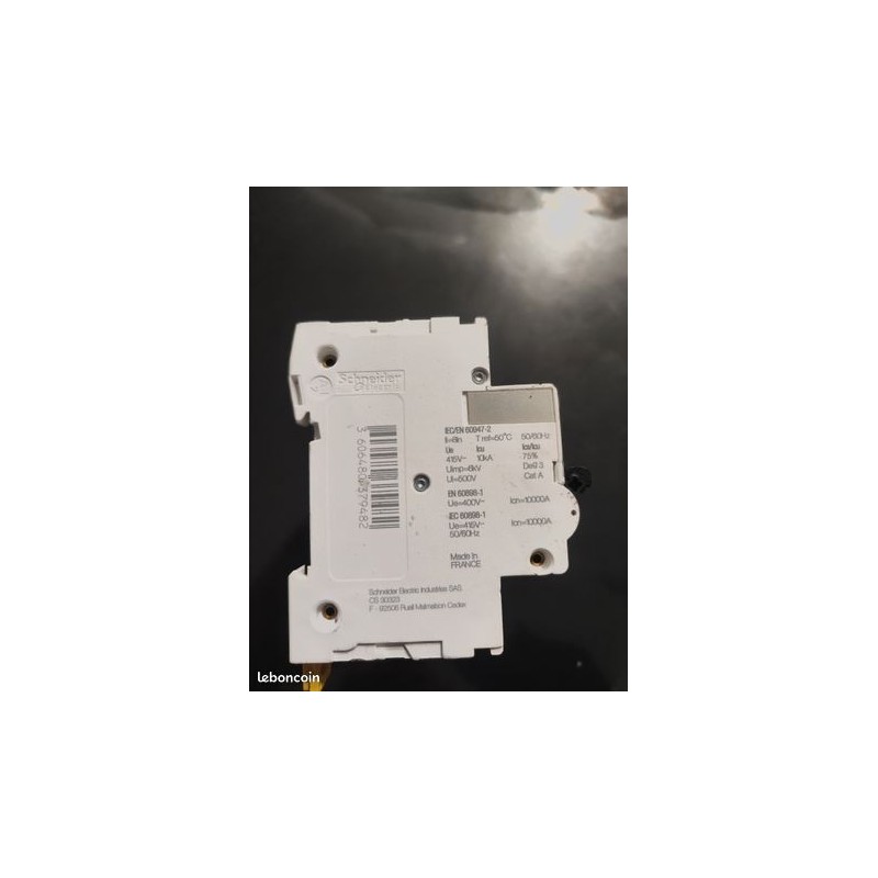 Disjoncteur miniature C120N ACTI9 4P 125 A, courbe C, 10 kA 415v[A9N18377]
